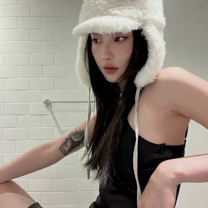 左撇子女人